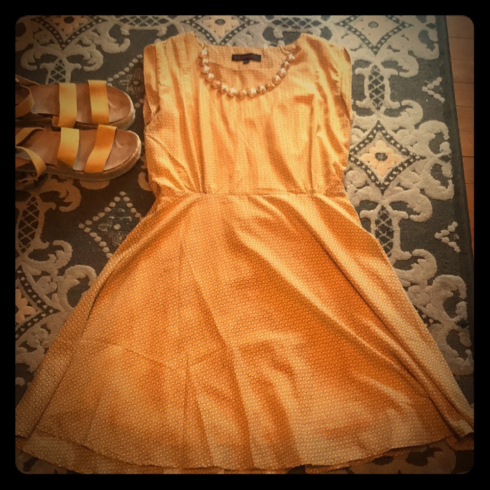 Mustard yellow spring/summer dress.